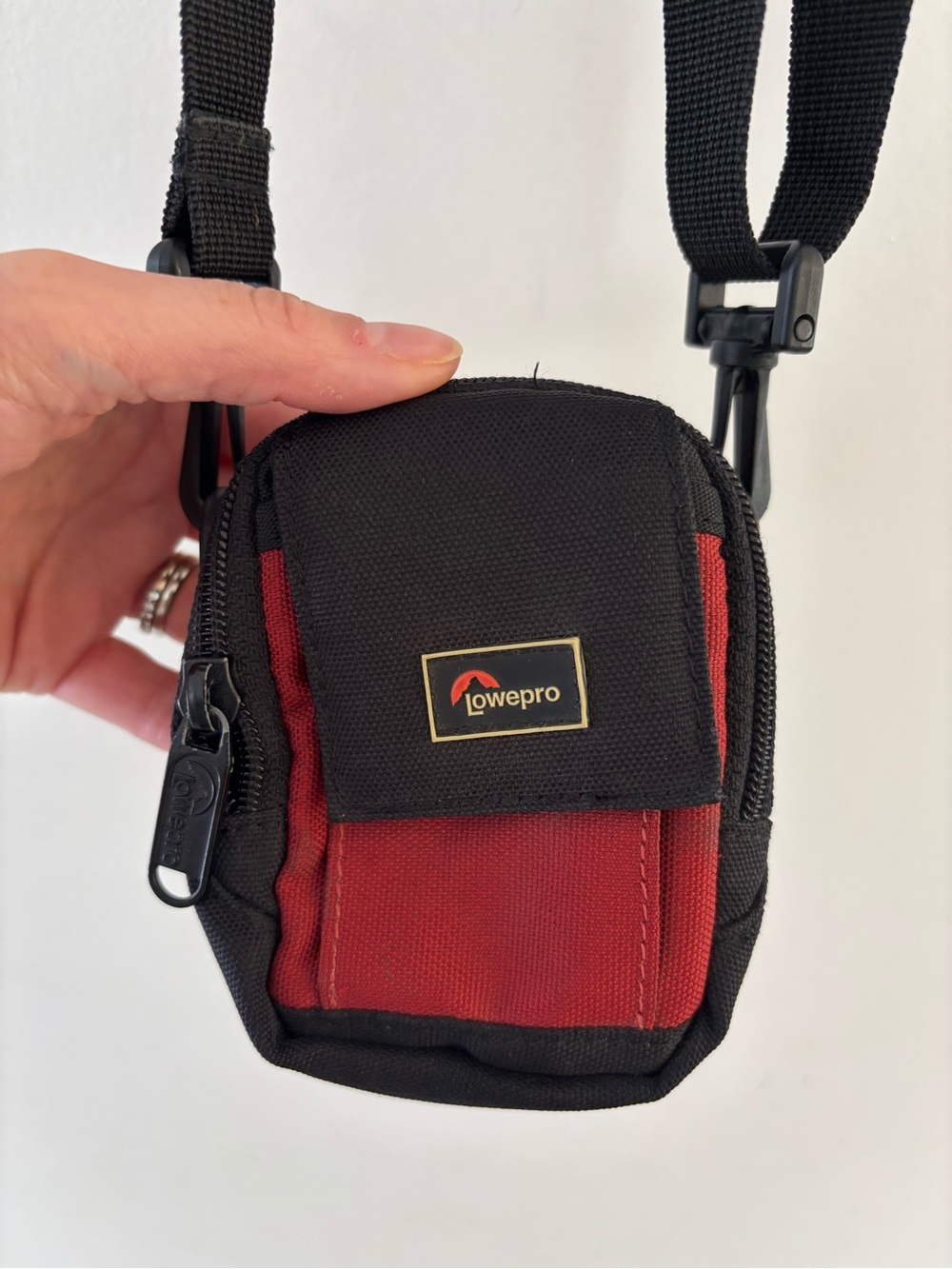 Lowepro 3 inch x 5 inch Camera Case Bag, Removable/ adjustable Shoulder Strap